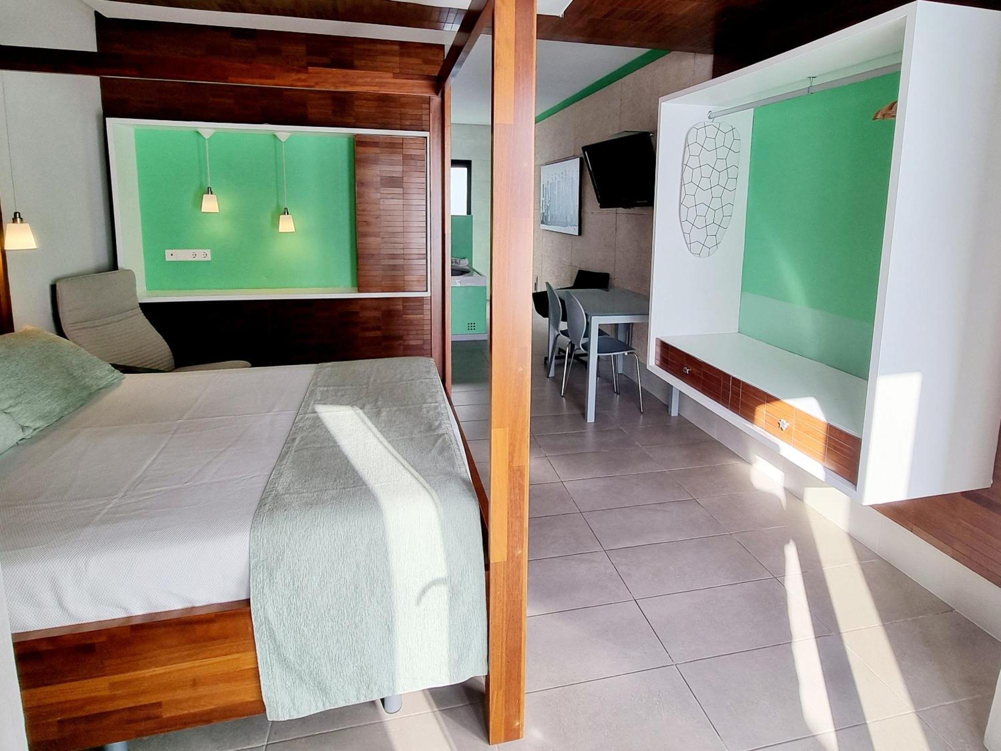 Apartamentos El Arrecife Conil De La Frontera Exterior photo
